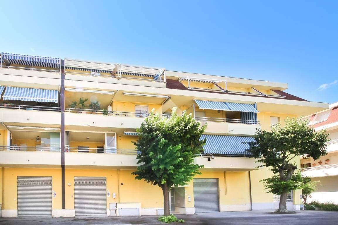 1 bedroom Apartment in Martinsicuro, Italy No. 301415
