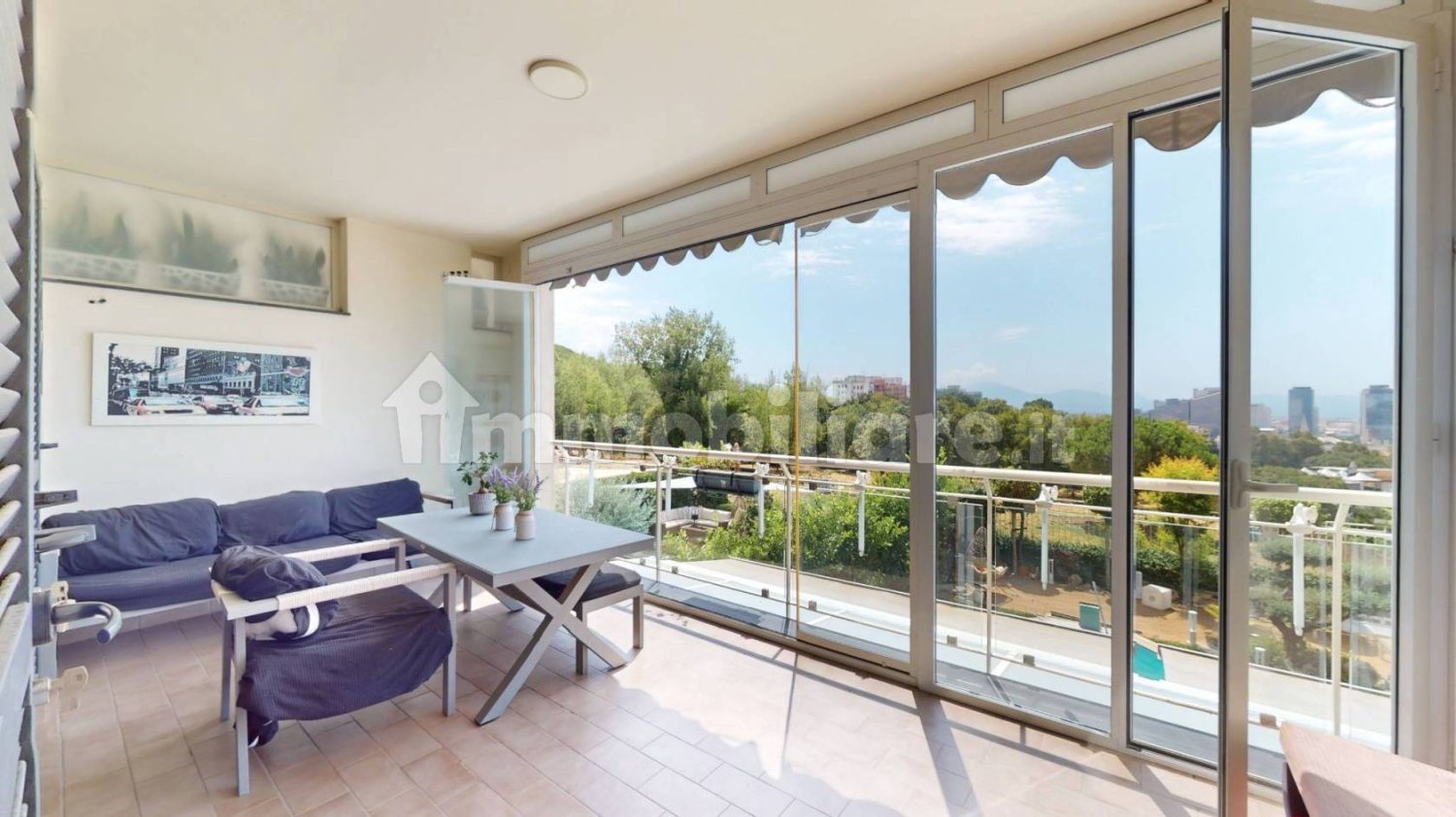 3 bedrooms Apartment in Naples, Italy No. 337730