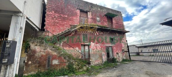 6 rooms House in Pomigliano d'Arco, Italy No. 120321 4