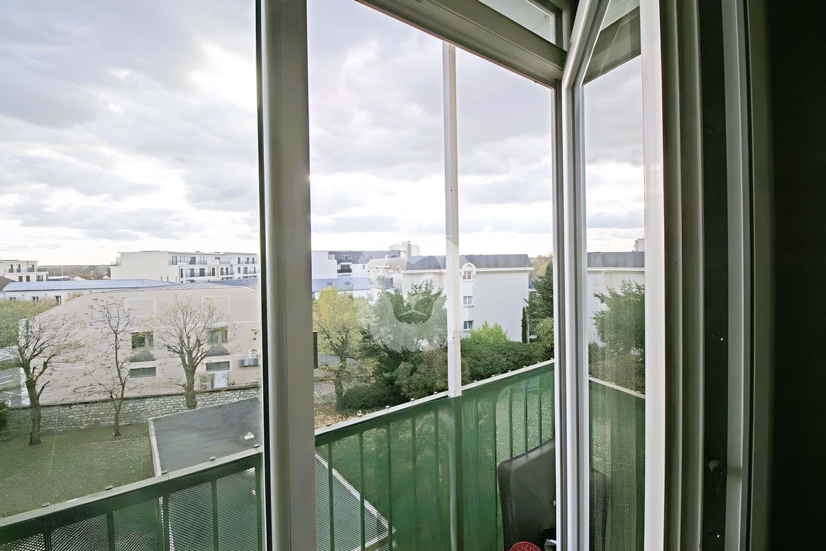 2 bedrooms Apartment in Saint-Maur-des-Fosses, France No. 136499
