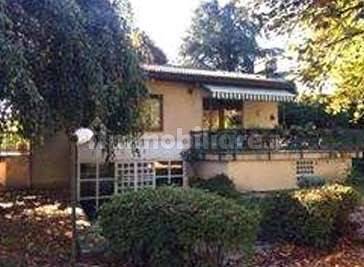 5 bedrooms Apartment in Agrate Brianza, Italy No. 4370