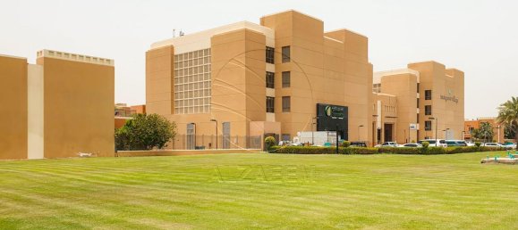 4 bedrooms Villa in Abu Dhabi, UAE No. 29796 6