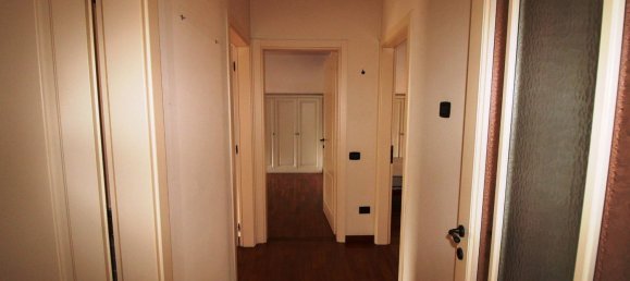 Квартира с 4 спальнями в Чивитанова Марке, Италия № 351502 25