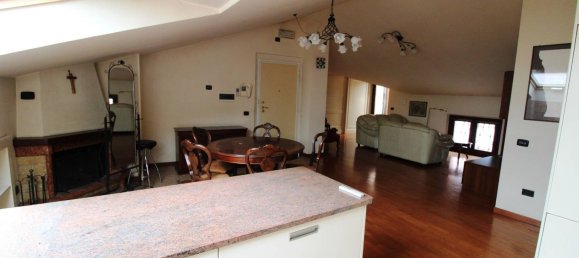 Квартира с 4 спальнями в Чивитанова Марке, Италия № 351502 16