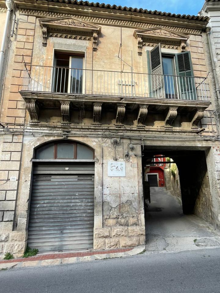 4 rooms House in Modica, Italy No. 224825