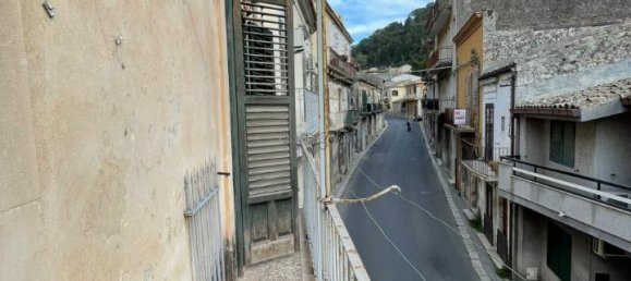 4 rooms House in Modica, Italy No. 224825 8