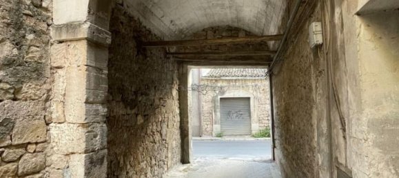 4 rooms House in Modica, Italy No. 224825 2