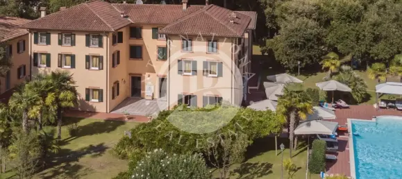 28 bedrooms Villa in Massa, Italy No. 339492 3