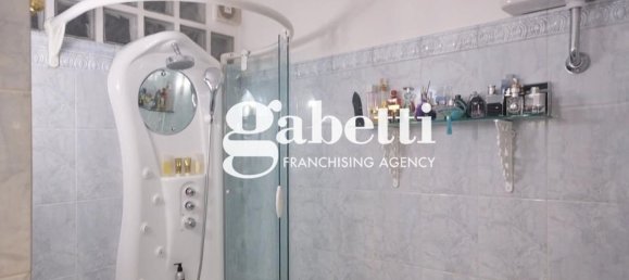 4-salle Appartement à Rome, Italy No. 44688 41