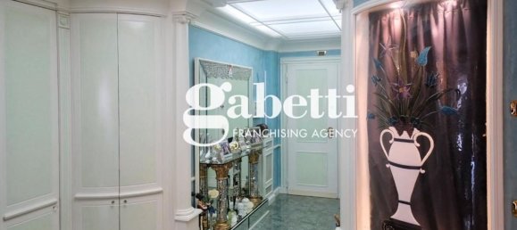 4-salle Appartement à Rome, Italy No. 44688 21