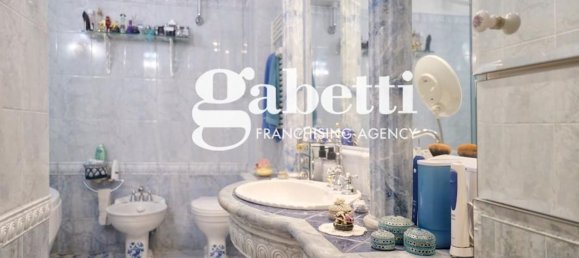 4-salle Appartement à Rome, Italy No. 44688 44