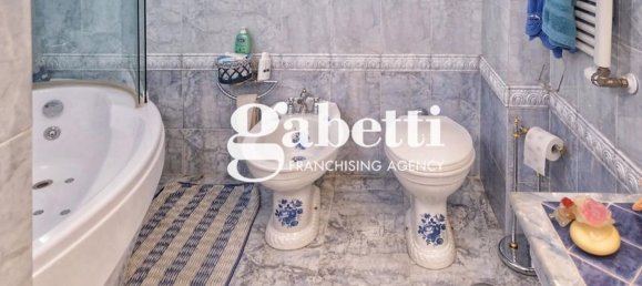 4-salle Appartement à Rome, Italy No. 44688 42