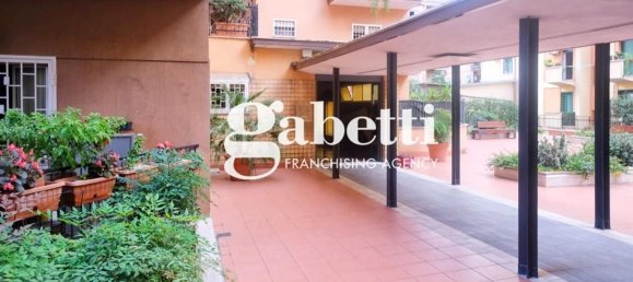 4-salle Appartement à Rome, Italy No. 44688 4