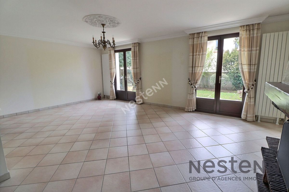 6 bedrooms House in Neuilly-sur-Marne, France No. 114773