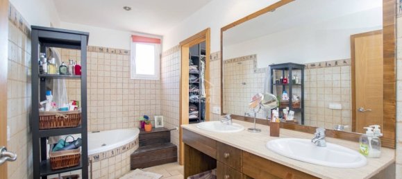 Villa de 3 dormitorios en Mahon, Spain No. 5153 18