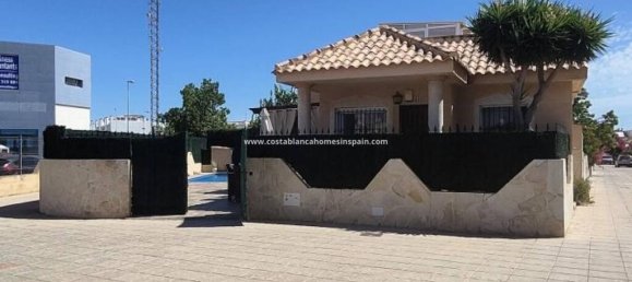 3 bedrooms Villa in La Zenia, Spain No. 261772 2