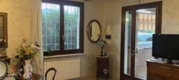 5 bedrooms Apartment in Poggio Rusco, Italy No. 359700 4