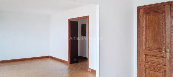 2 bedrooms Apartment in Nogent-sur-Marne, France No. 173331 4