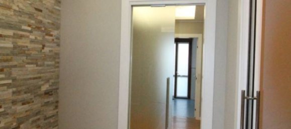 4 bedrooms Duplex in Dalmine, Italy No. 179837 9