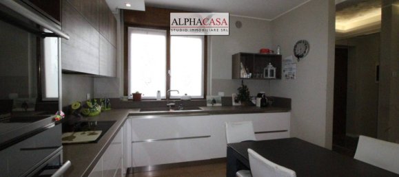 4 bedrooms Duplex in Dalmine, Italy No. 179837 7