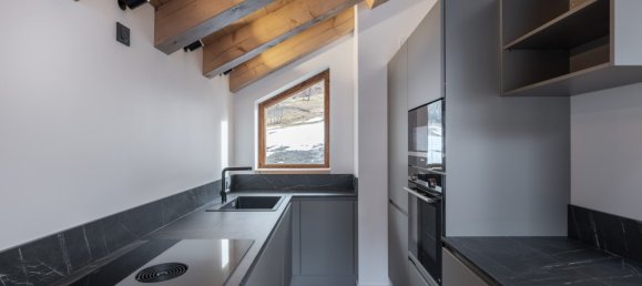 3 bedrooms Commercial property in Les Allues, France No. 956 2