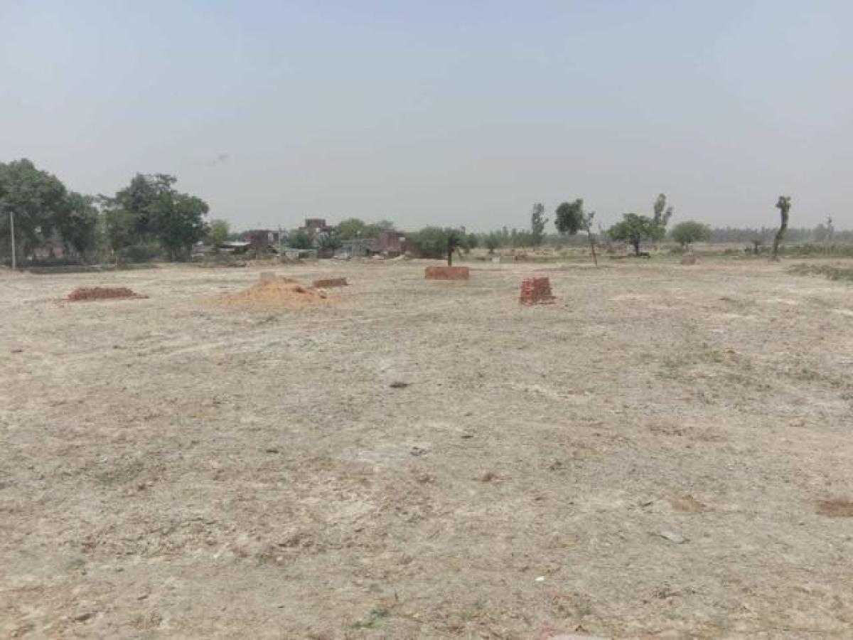  Land in Lucknow, India No. 33095