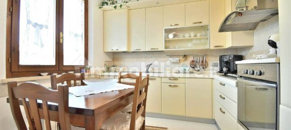 3 Schlafzimmer Wohnung in Monteroni d'Arbia, Italy, Nr. 302925 10