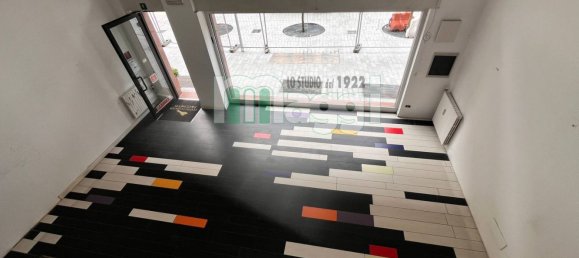 135m² Commercial property in Milan, Italy No. 333269 12