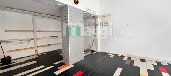 135m² Commercial property in Milan, Italy No. 333269 19