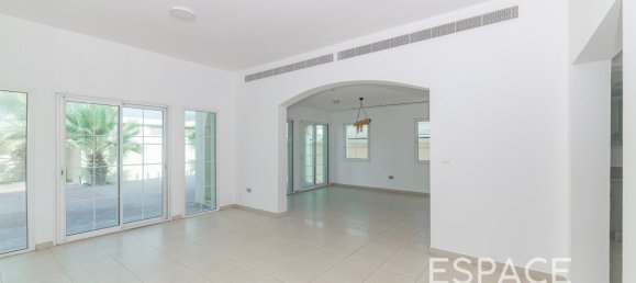 Вилла с 2 спальнями в Jumeirah Village Triangle, Дубай, ОАЭ № 106026 3