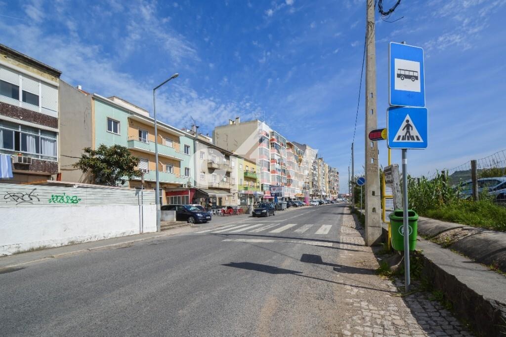 Terreno en Odivelas, Portugal No. 70404