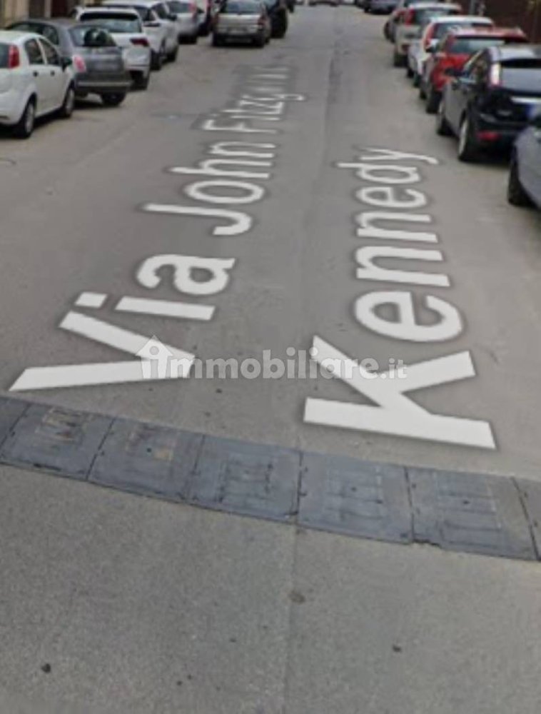 1غرفة عقار تجاري في Triggiano, Italy رقم 95069