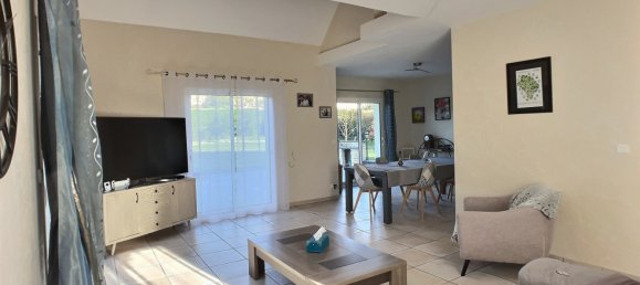 5 bedrooms House in Bullion, France No. 183203 7