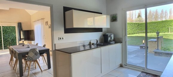 5 bedrooms House in Bullion, France No. 183203 10