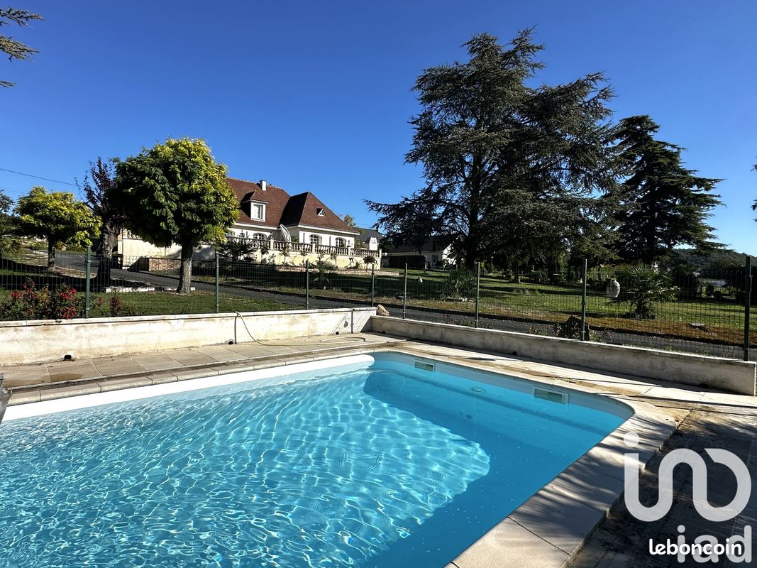 6 rooms Castles in Chinon, France No. 228726