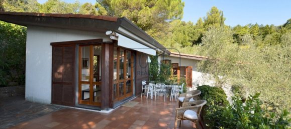 4 bedrooms Villa in Portovenere, Italy No. 404361 5