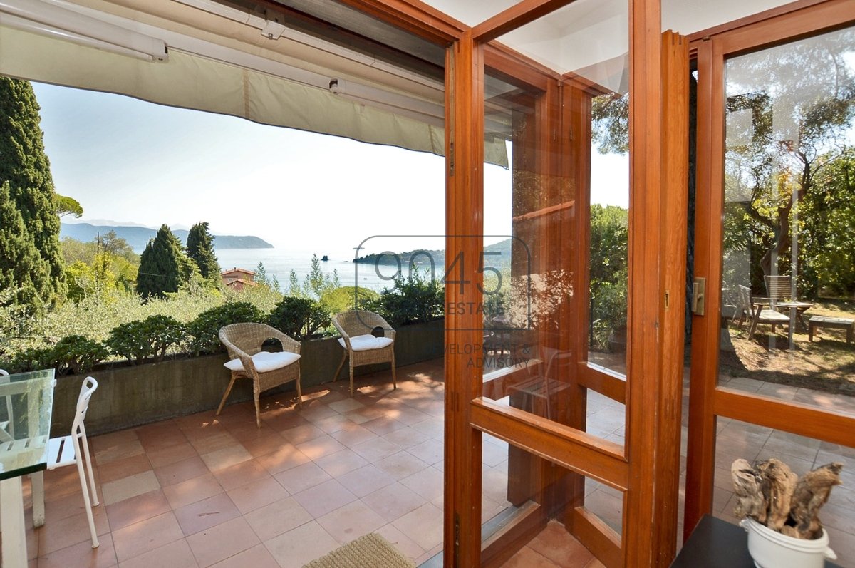 4 bedrooms Villa in Portovenere, Italy No. 404361