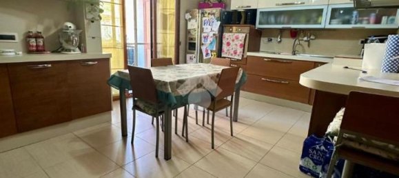 4 rooms Apartment in Naples, Italy No. 16381 6