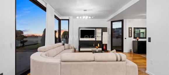 3 bedrooms House in Funchal, Portugal No. 25079 4