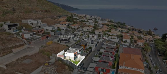 3 bedrooms House in Funchal, Portugal No. 25079 18