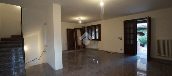 Дом с 7 комнатами в Формиджине, Италия № 24239 18