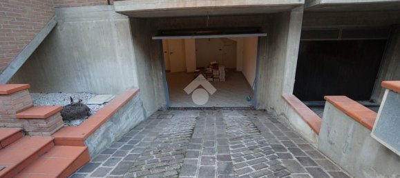 Дом с 7 комнатами в Формиджине, Италия № 24239 4