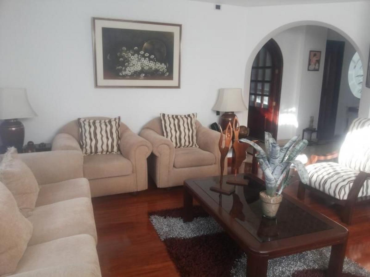 3 bedrooms House in Bogota, Colombia No. 12523