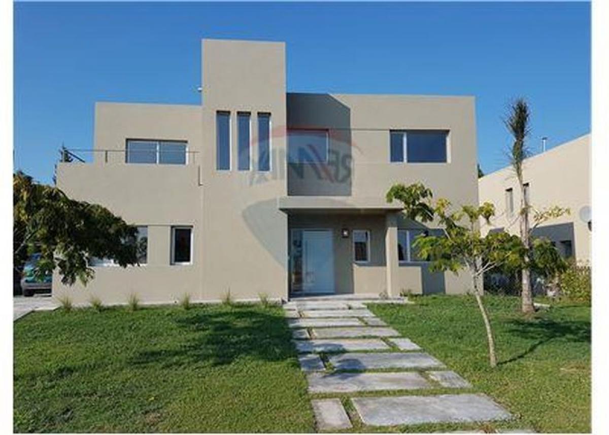 Дом с 3 спальнями в Тигре, Аргентина № 63801