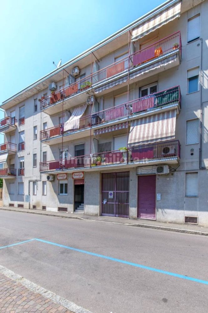 1 غرف نوم شقة في Gorgonzola, Italy رقم 264426