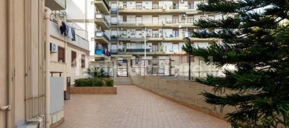 4 bedrooms Duplex in Catania, Italy No. 199374 5