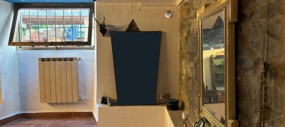 2 bedrooms Apartment in Florence, Italy No. 296566 2