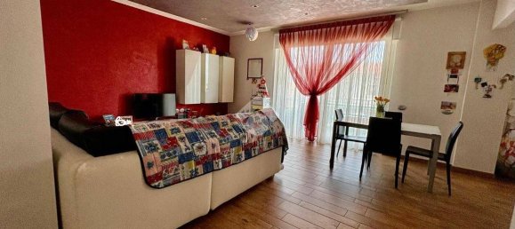 2 Schlafzimmer Wohnung in Calcinate, Italy, Nr. 367104 8