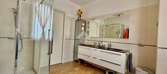 2 Schlafzimmer Wohnung in Calcinate, Italy, Nr. 367104 15