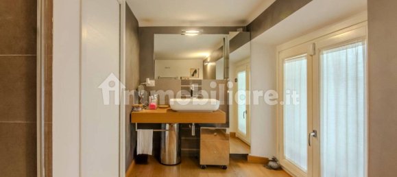 1 bedroom Apartment in Milan, Italy No. 243470 5